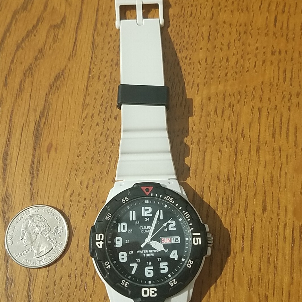 Men's Casio water resistant watch white - Picture 4 of 5